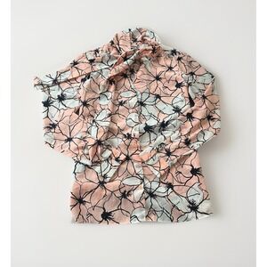 Banana Republic Floral print long-sleeved blouse with bow and button Size XS